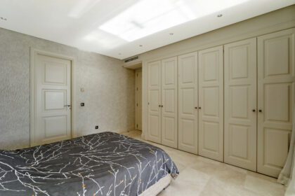 ebf979f6f5a1f87d574bc898fd84192a - 10