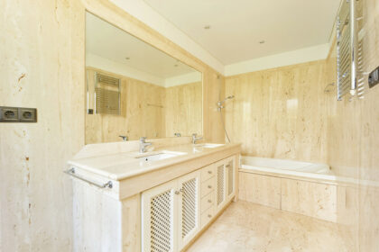 ebf979f6f5a1f87d574bc898fd84192a - 15