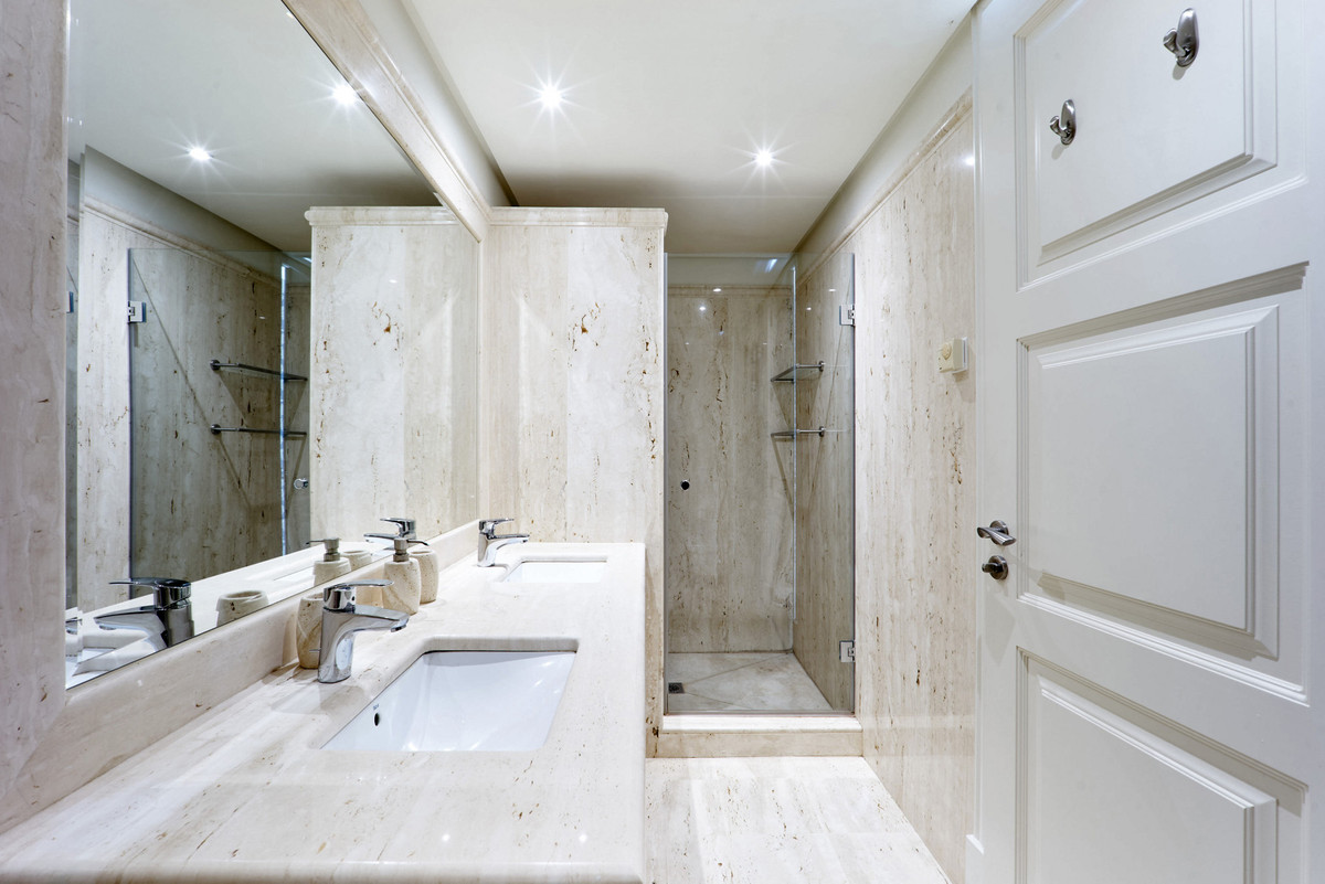 ebf979f6f5a1f87d574bc898fd84192a - 18