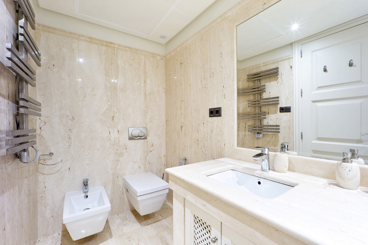 ebf979f6f5a1f87d574bc898fd84192a - 19