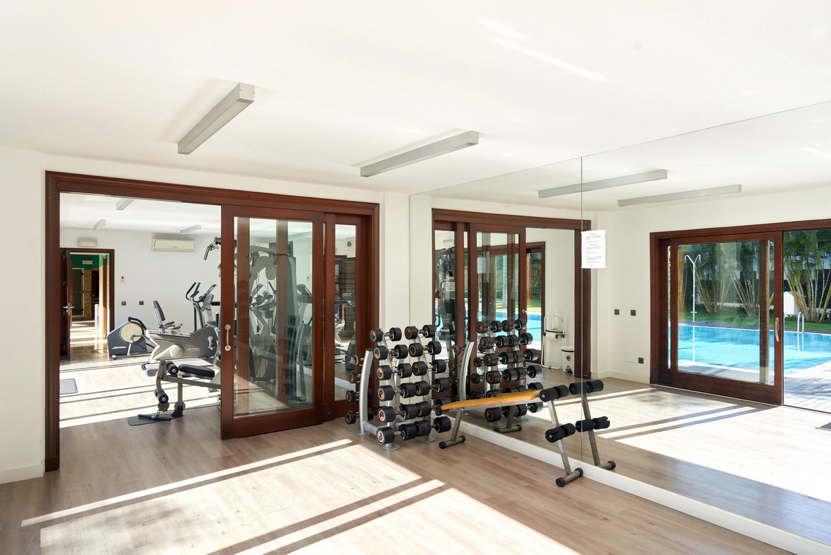 ebf979f6f5a1f87d574bc898fd84192a - 31