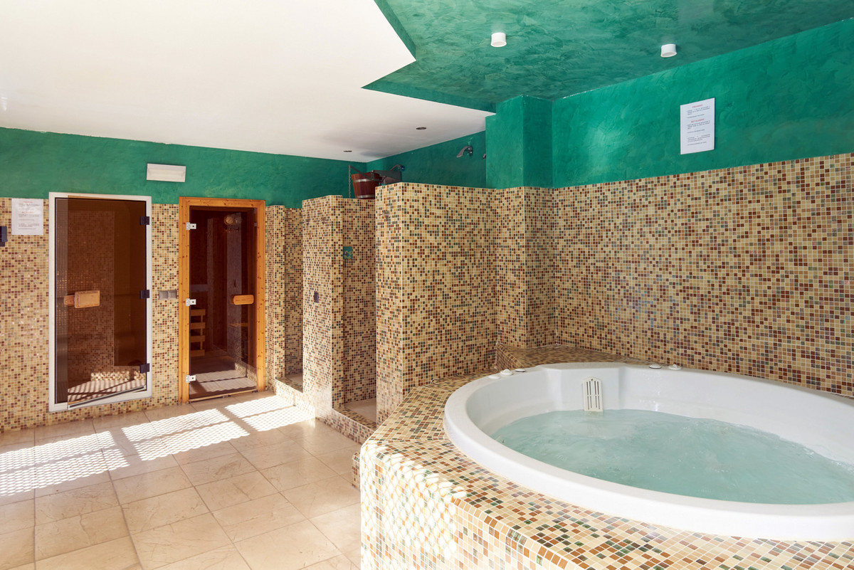 ebf979f6f5a1f87d574bc898fd84192a - 33