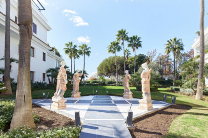 ebf979f6f5a1f87d574bc898fd84192a - 35