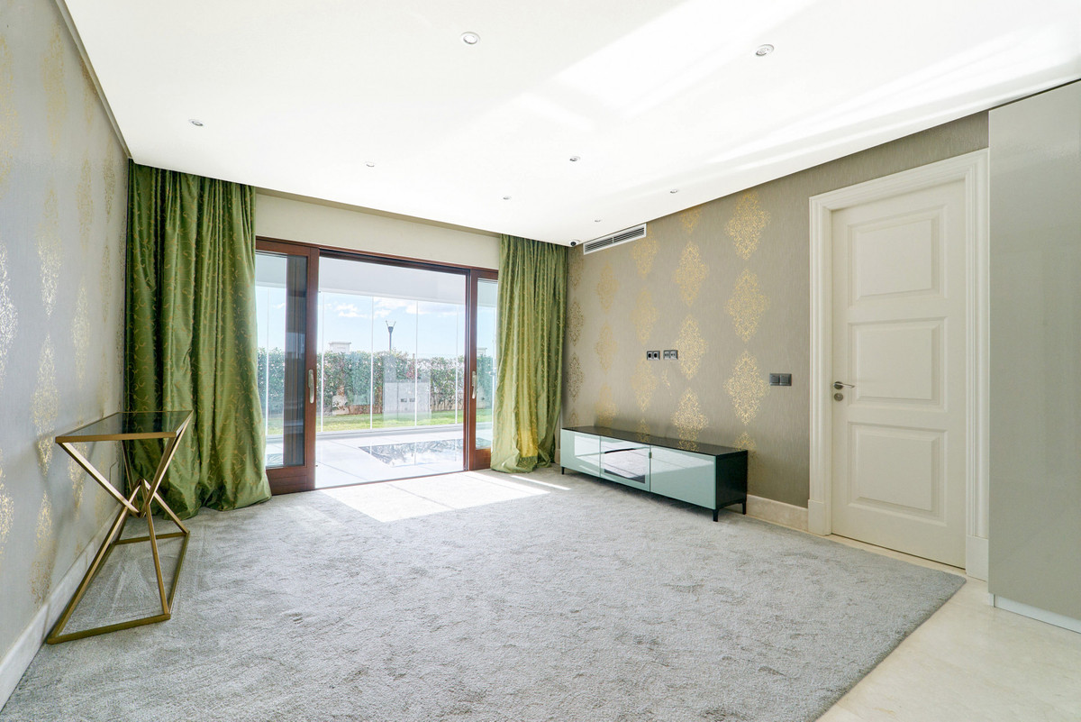 ebf979f6f5a1f87d574bc898fd84192a - 8