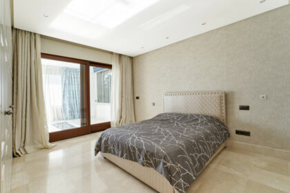 ebf979f6f5a1f87d574bc898fd84192a - 9