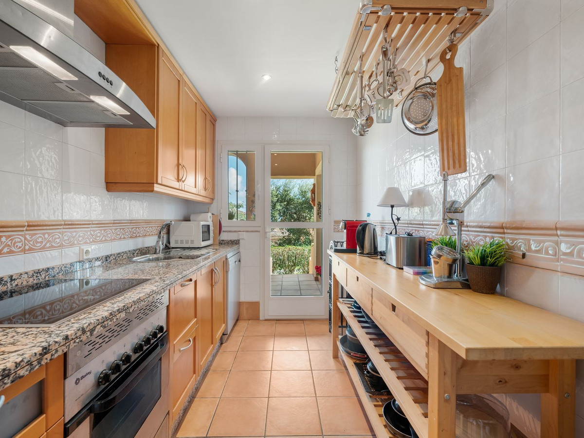 ec4c3d67075a421502100dc4094f6a29 - 18