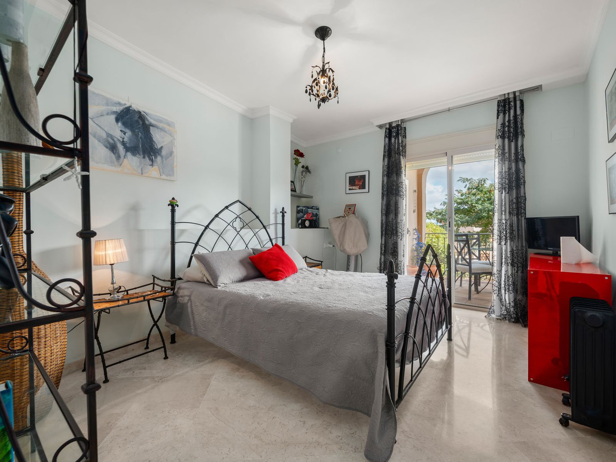 ec4c3d67075a421502100dc4094f6a29 - 23