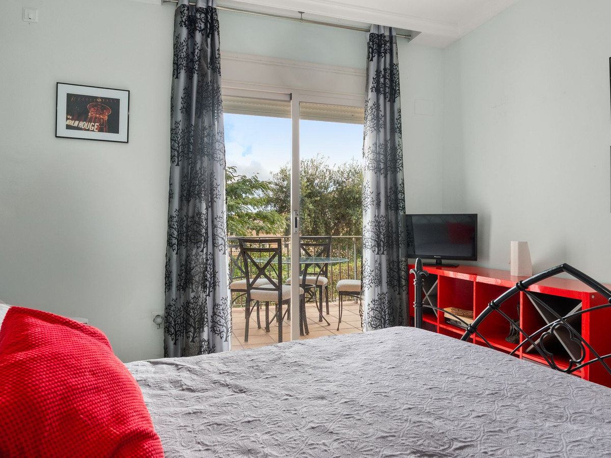 ec4c3d67075a421502100dc4094f6a29 - 24