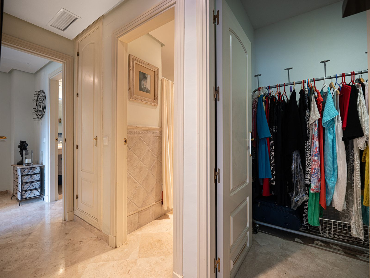 ec4c3d67075a421502100dc4094f6a29 - 25