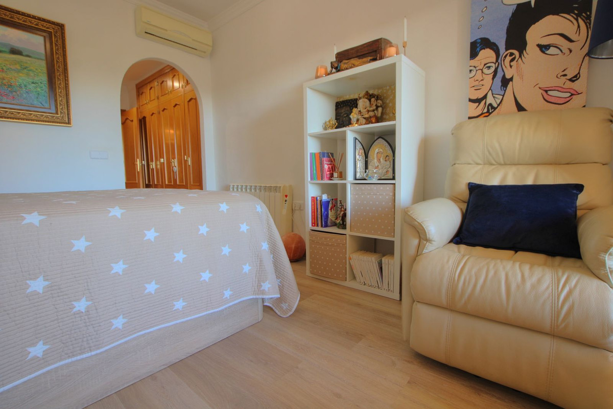 ed1fa97fa14b0065c622a5e25c5f2b28 - 16