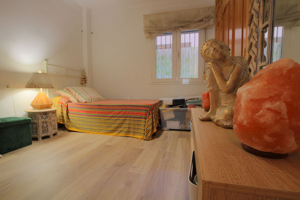 ed1fa97fa14b0065c622a5e25c5f2b28 - 18