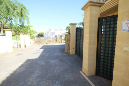 edbb24154581ce7fbe0f4ecfe52eefad - 14