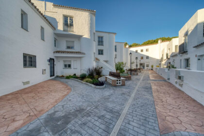 ee65c25f15962514ed8dcaca9b05f291 - 17