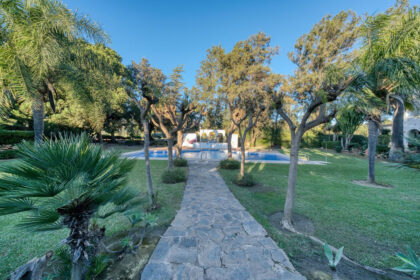 ee65c25f15962514ed8dcaca9b05f291 - 20