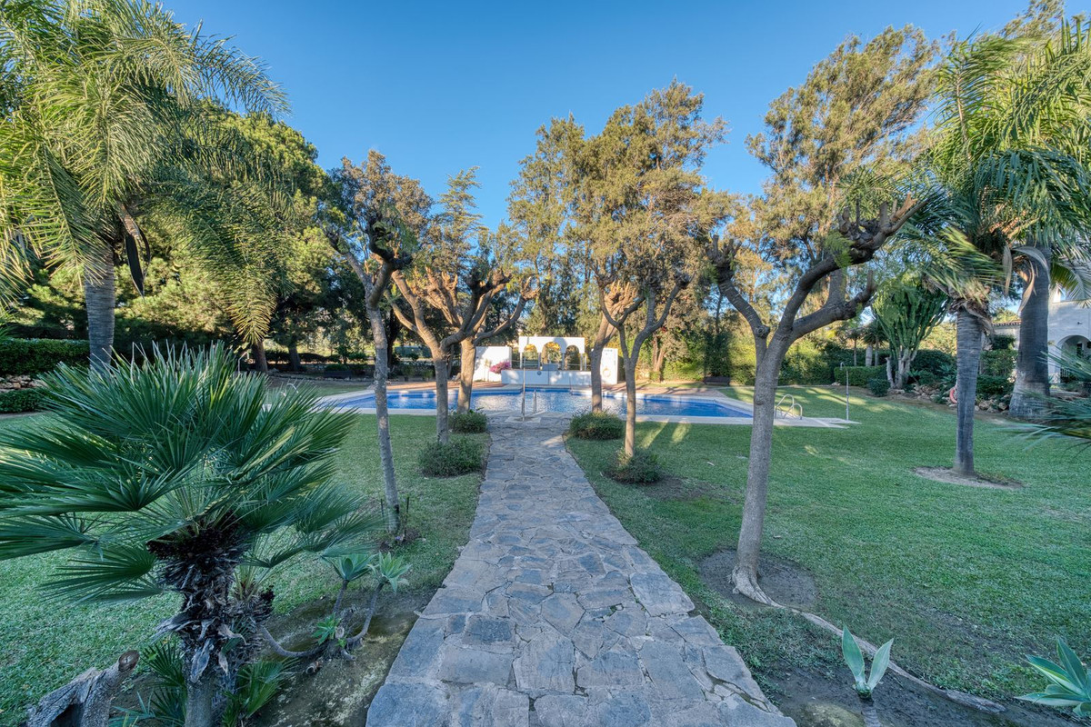 ee65c25f15962514ed8dcaca9b05f291 - 20