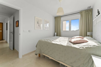 eeb4a451f46e24e07a15ace5783777bc - 17