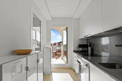 eeb4a451f46e24e07a15ace5783777bc - 9