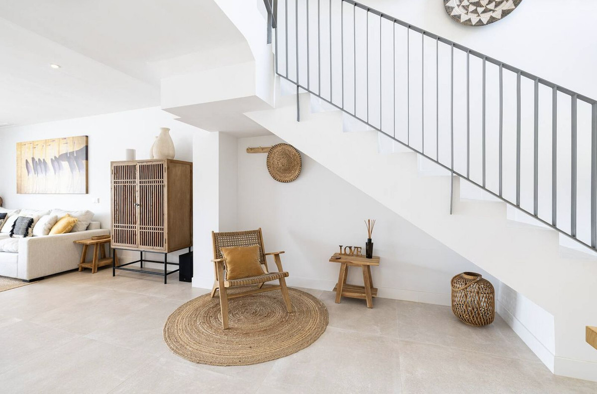 eed79c1c180f04ca580980cb5ca606ac - 12