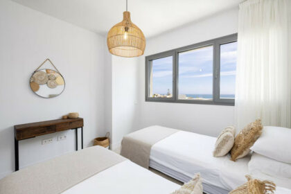 eed79c1c180f04ca580980cb5ca606ac - 24