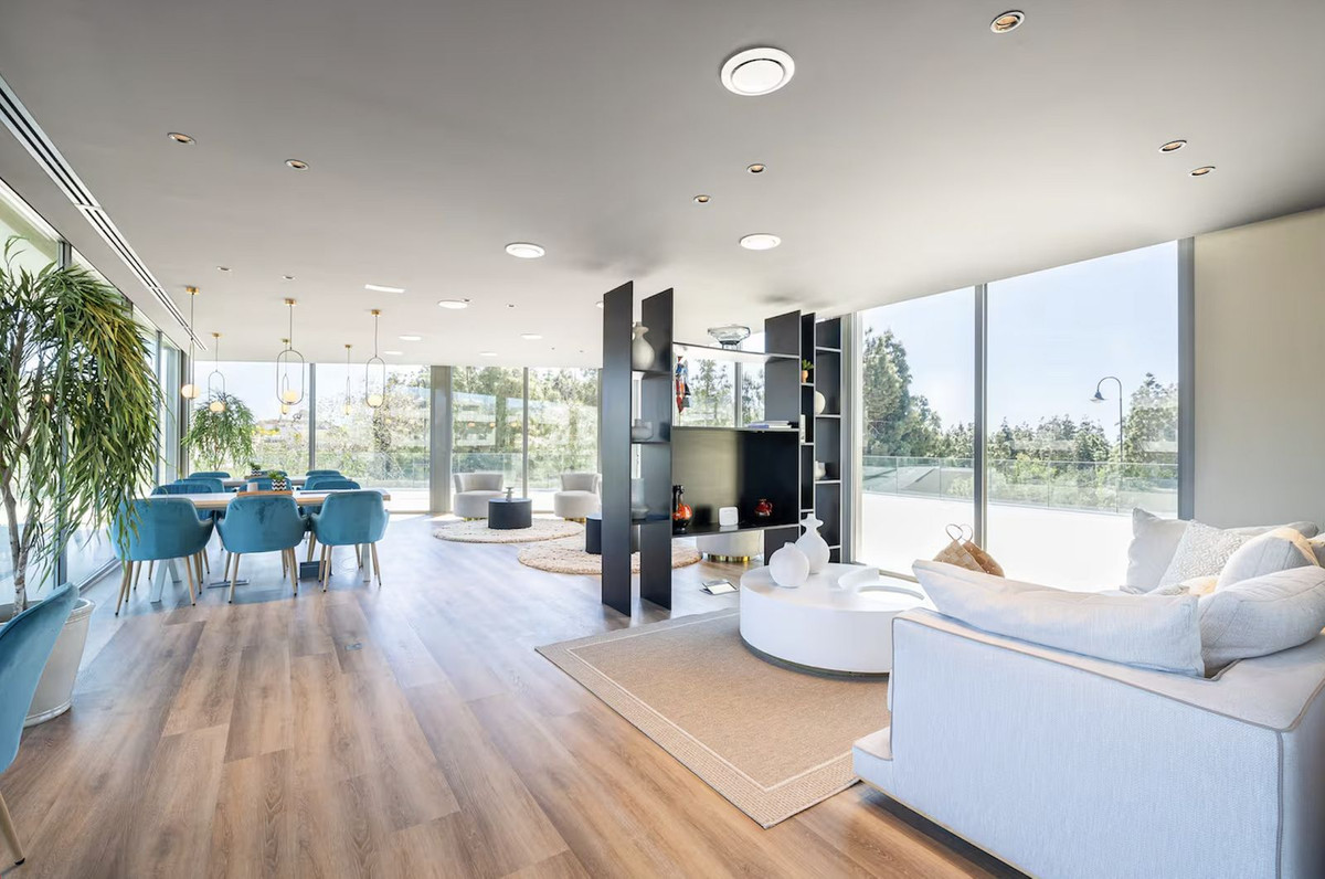 eed79c1c180f04ca580980cb5ca606ac - 44