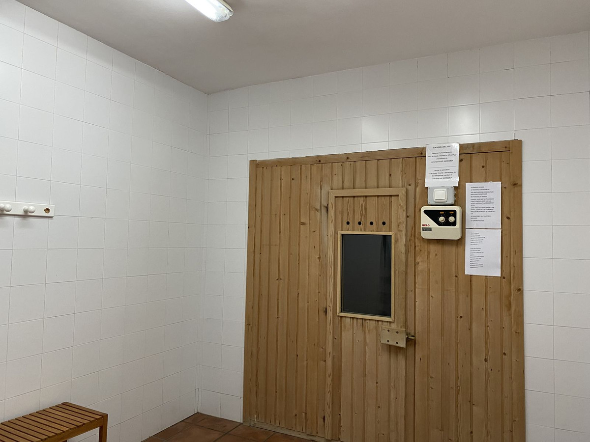 eeff1bf7f25b960b5e498aba1ff36bc4 - 26