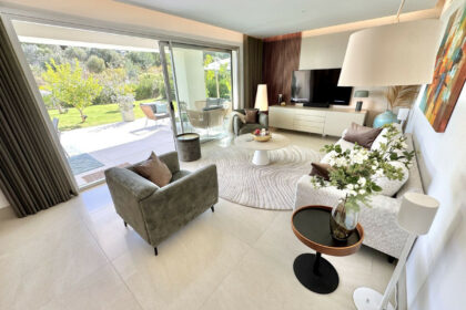 ef9c0e3c0d1fc4068d9c9bcf3c3e5bfd - 12