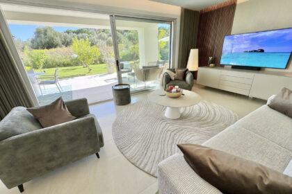 ef9c0e3c0d1fc4068d9c9bcf3c3e5bfd - 13