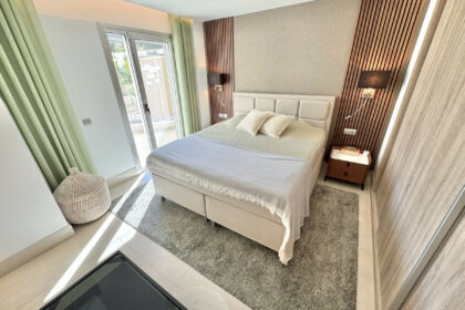 ef9c0e3c0d1fc4068d9c9bcf3c3e5bfd - 19