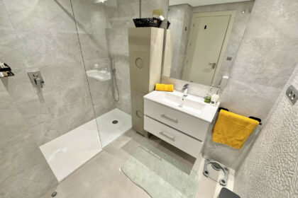 ef9c0e3c0d1fc4068d9c9bcf3c3e5bfd - 23