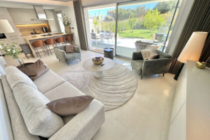 ef9c0e3c0d1fc4068d9c9bcf3c3e5bfd - 9