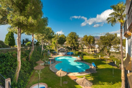 efbf42a4306b4021320651d8ae85f7c8 - 1