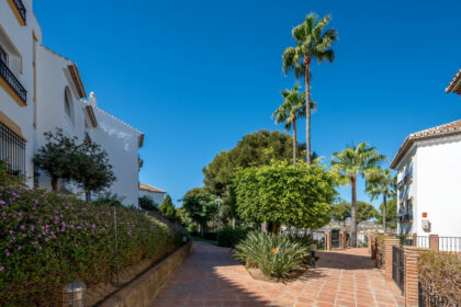 efbf42a4306b4021320651d8ae85f7c8 - 17