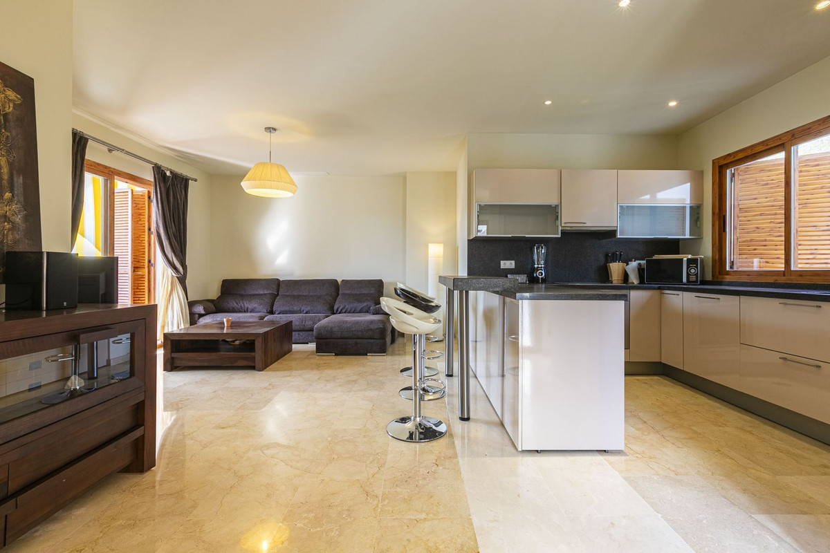 efc33ea68924edd9f1b216a90913ac39 - 14