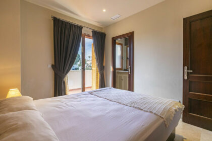 efc33ea68924edd9f1b216a90913ac39 - 18