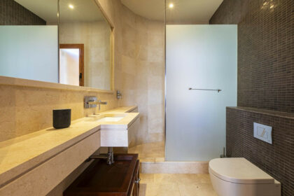 efc33ea68924edd9f1b216a90913ac39 - 19