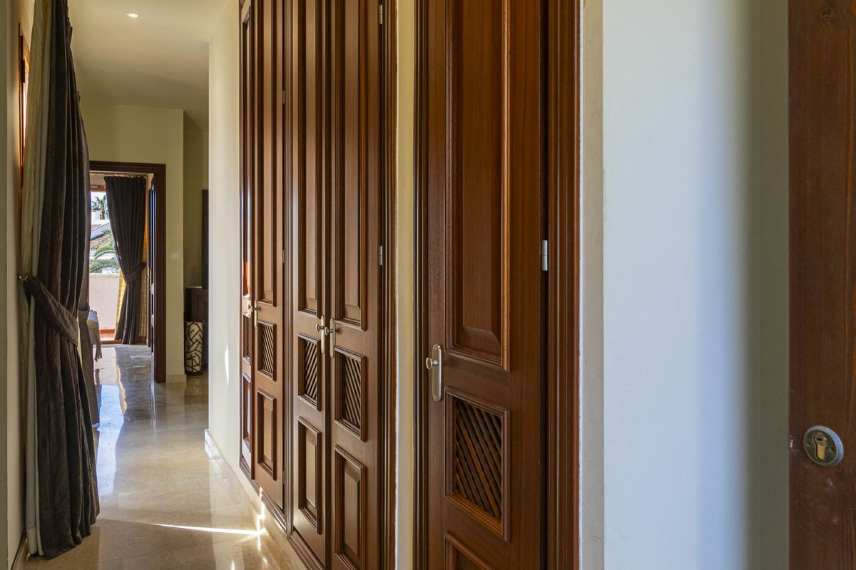 efc33ea68924edd9f1b216a90913ac39 - 26