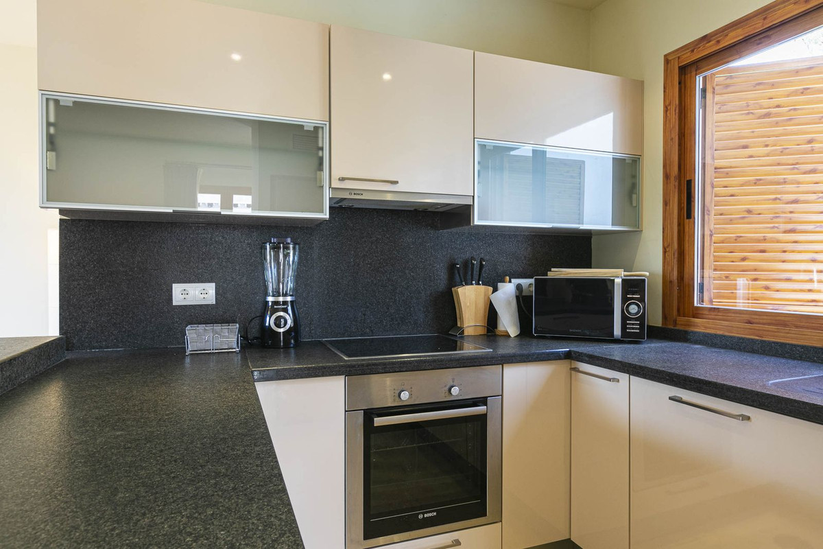 efc33ea68924edd9f1b216a90913ac39 - 28