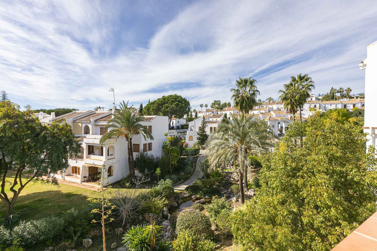 efc33ea68924edd9f1b216a90913ac39 - 36