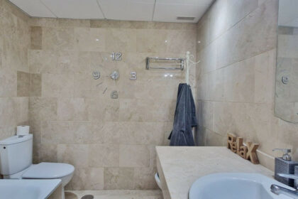 f080764b92acb6ae919446104d7dbaa2 - 9