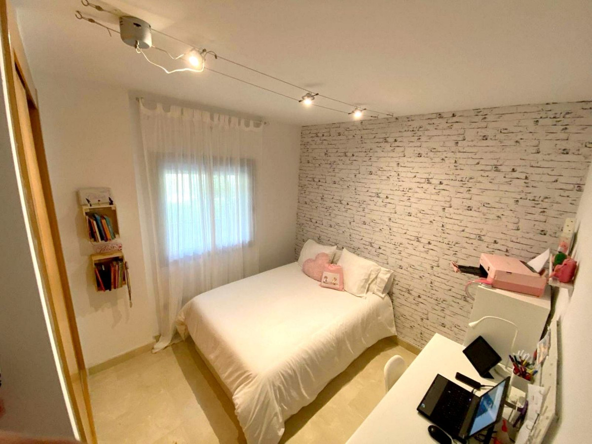 f15e270f794a44e2f96b957063c31ca2 - 5