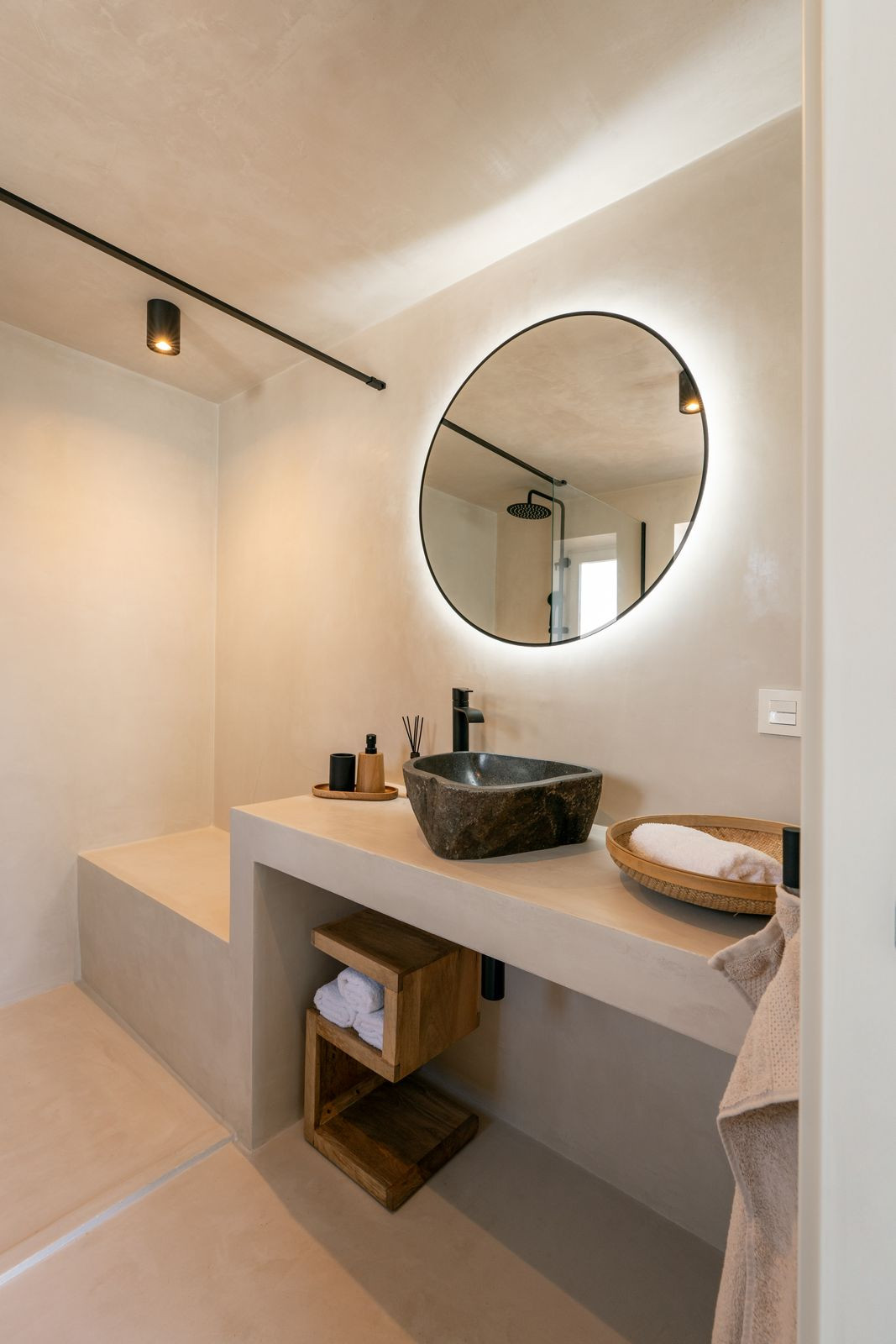 f19fe02e998ad256197fe69e803d202f - 19