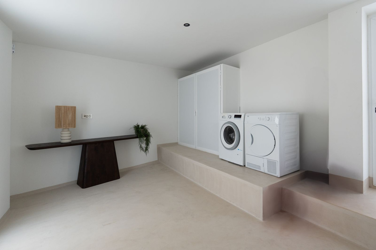 f19fe02e998ad256197fe69e803d202f - 23