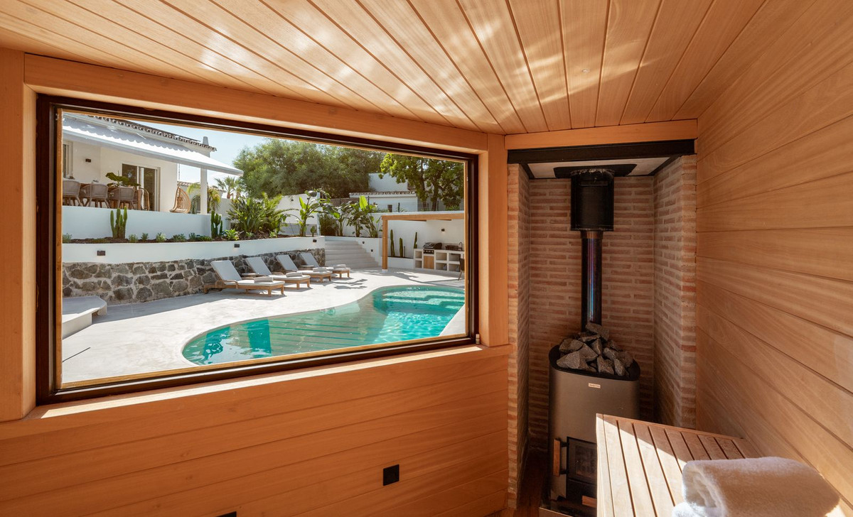 f19fe02e998ad256197fe69e803d202f - 24