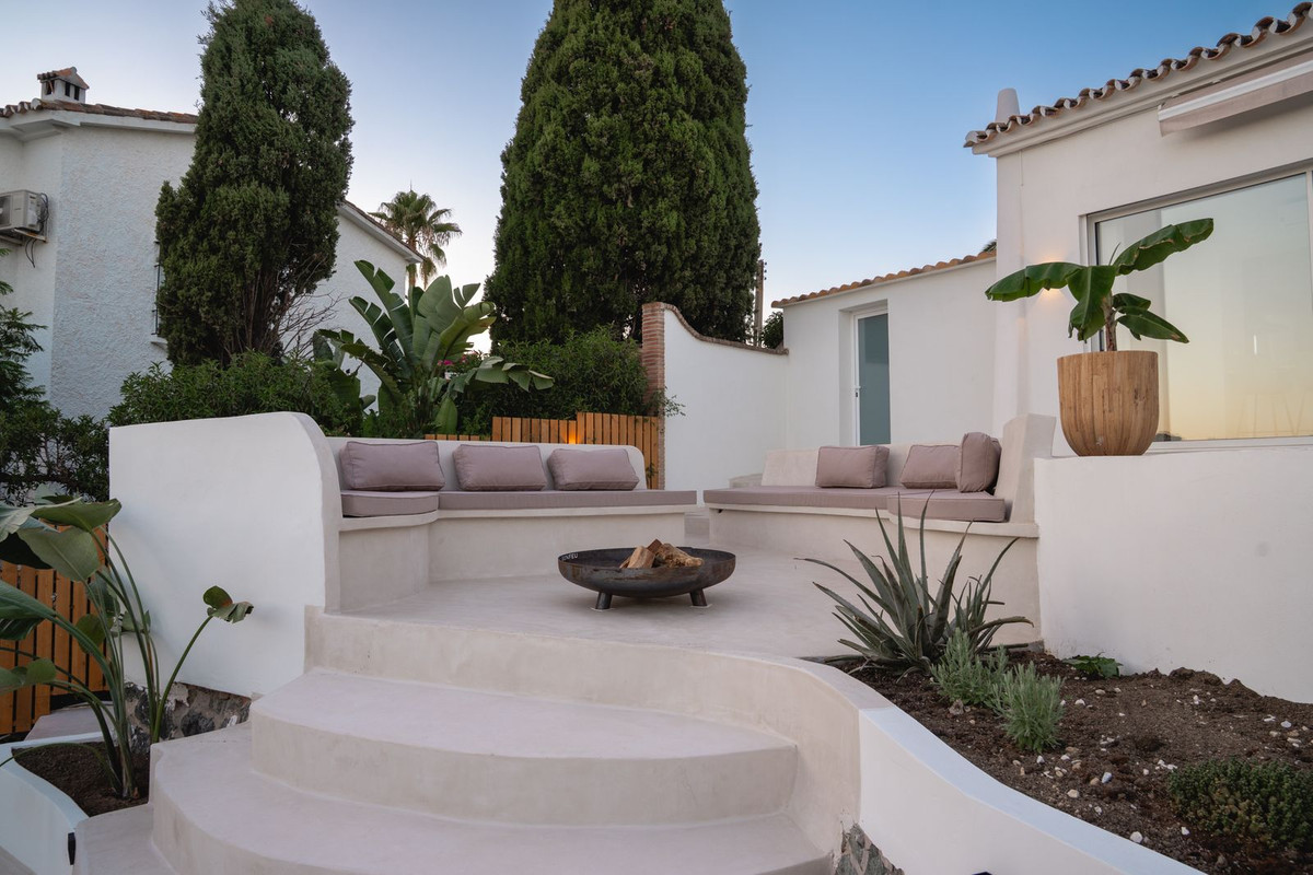 f19fe02e998ad256197fe69e803d202f - 27