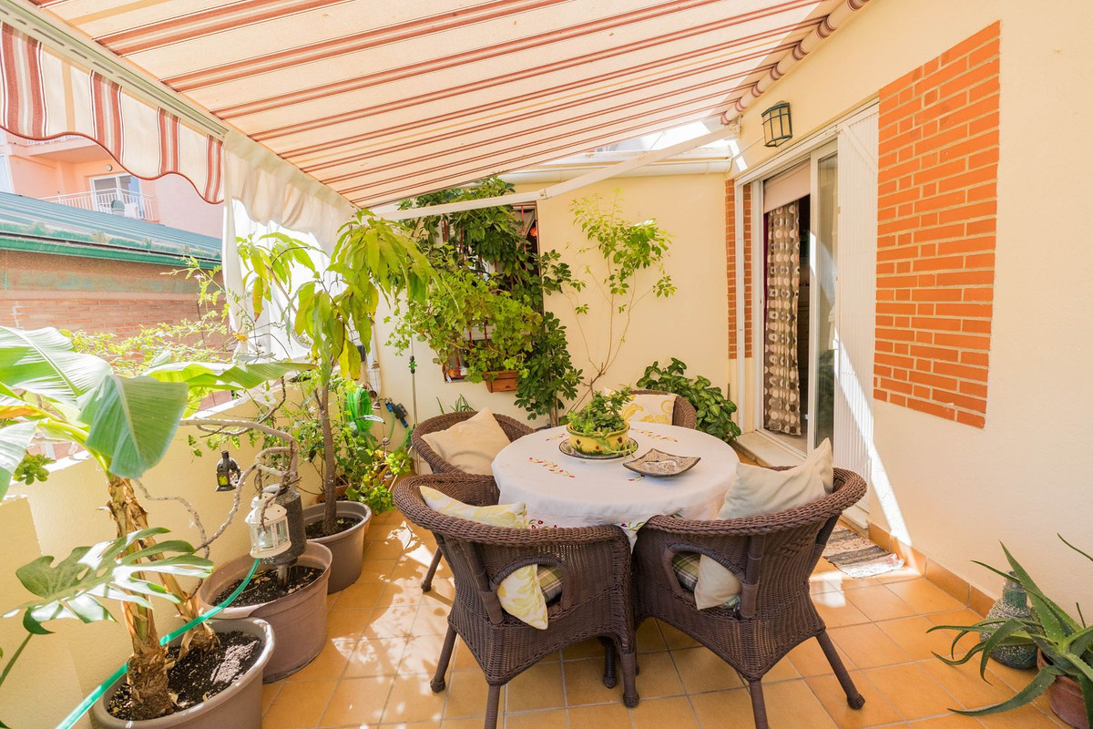 f1c659333203fa1ab8f9b38d9a51bb81 - 17