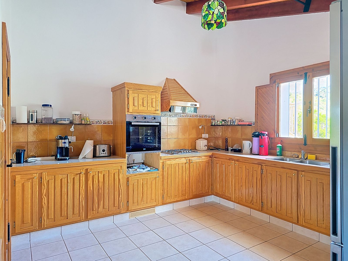 f21fbde4dc7c928429a8dfbba39157a2 - 12