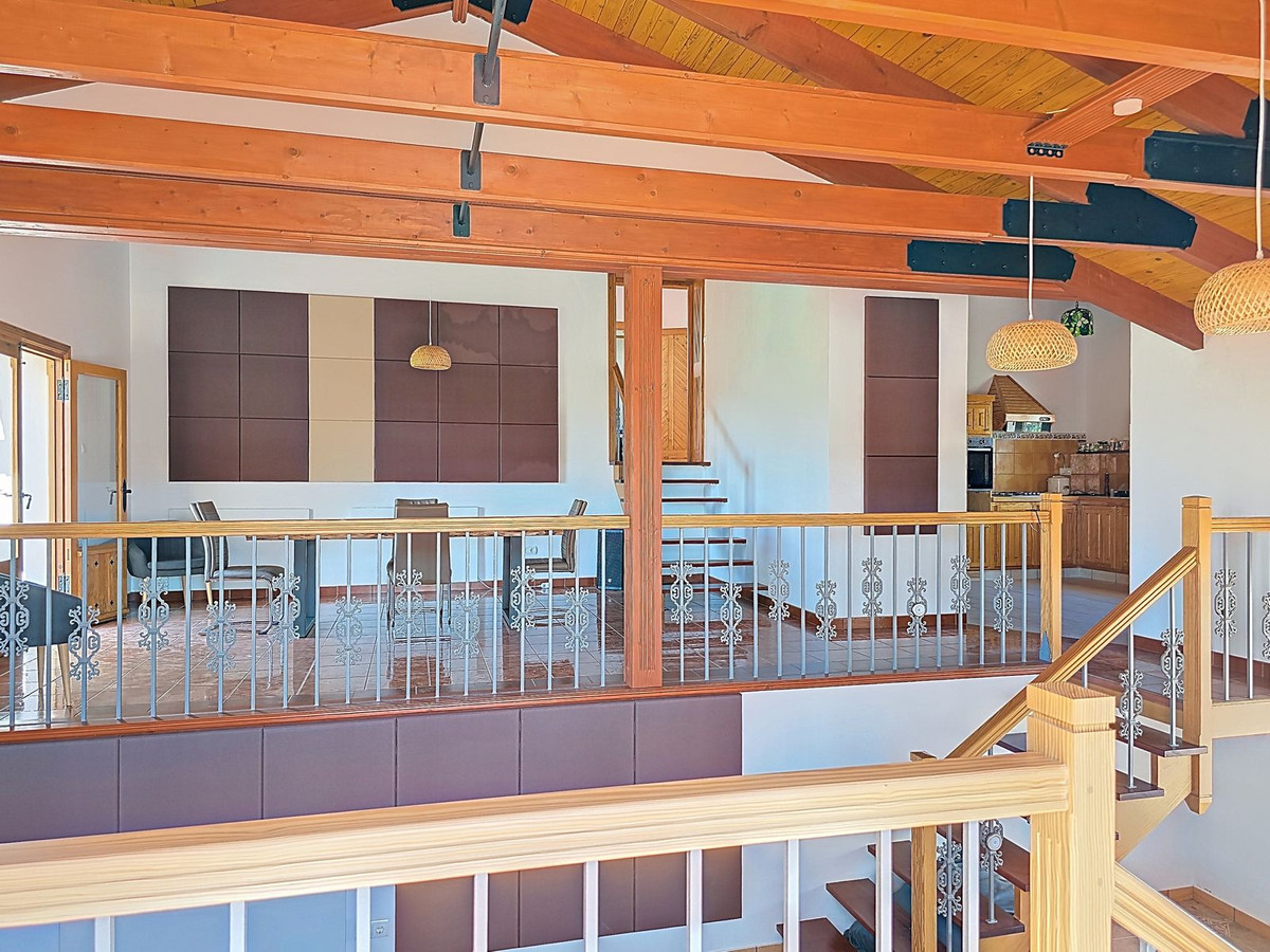 f21fbde4dc7c928429a8dfbba39157a2 - 19