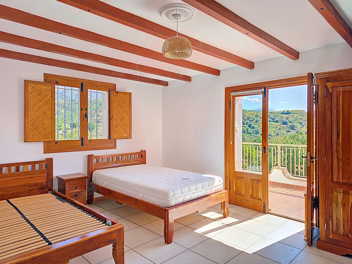 f21fbde4dc7c928429a8dfbba39157a2 - 24