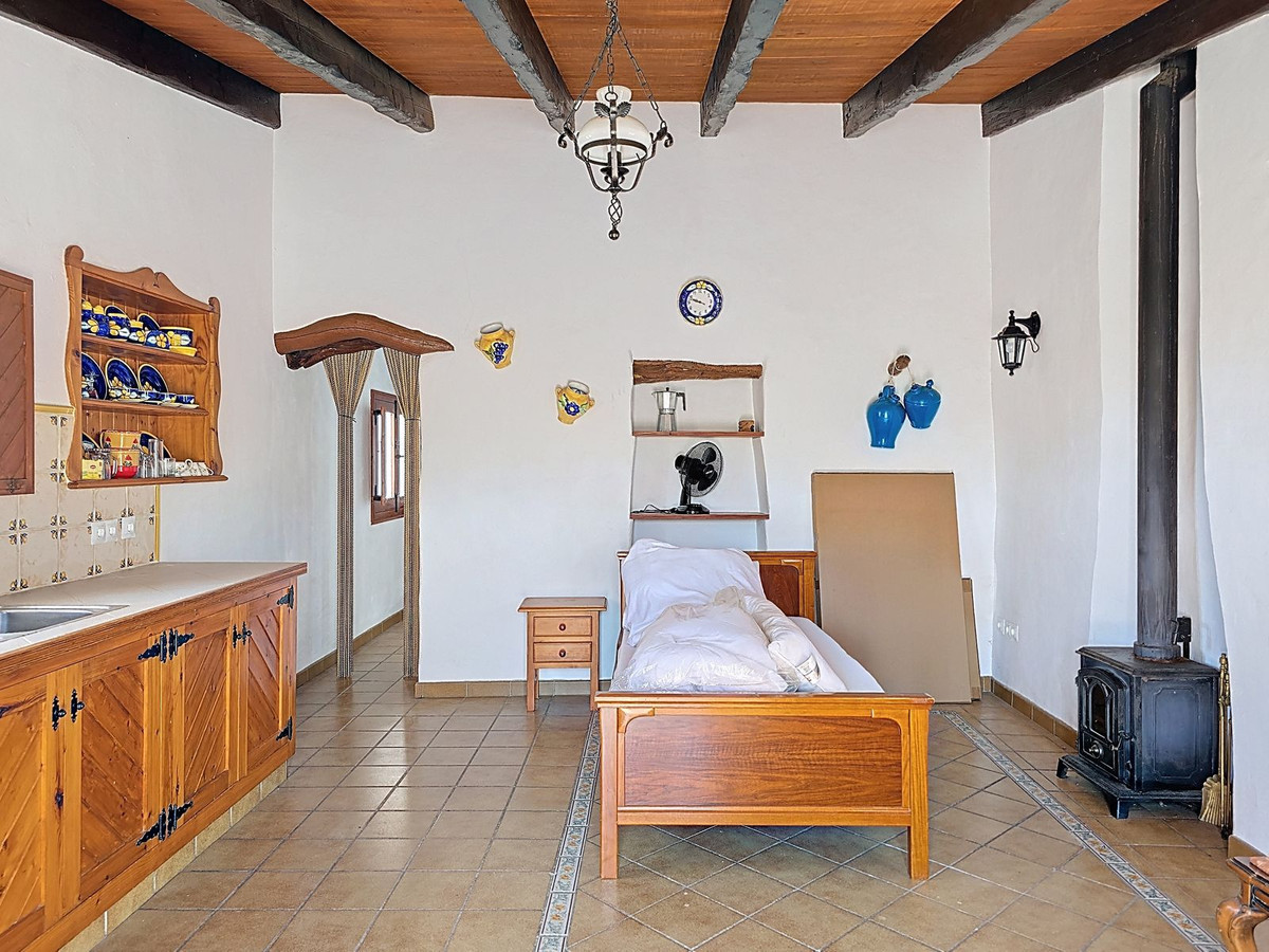 f21fbde4dc7c928429a8dfbba39157a2 - 44