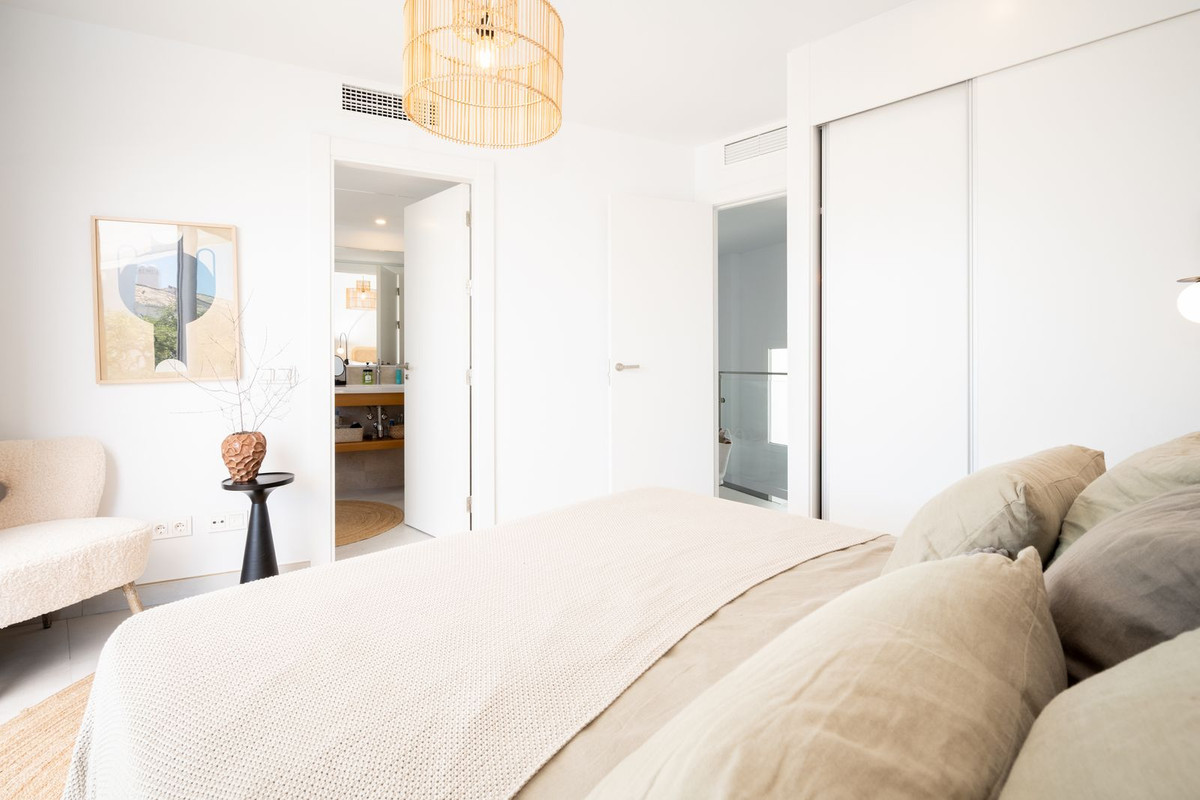 f23cbf8ca1cda7b8f703e5fe0a613993 - 18